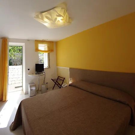 Bed & Breakfast La Piccola