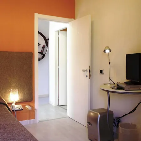 La Piccola Bed & Breakfast 4*