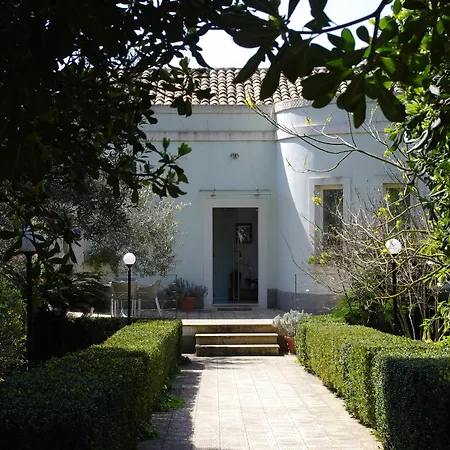 La Piccola Bed & Breakfast 3*