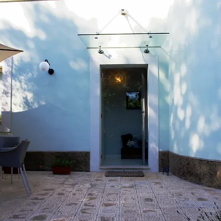 La Piccola Bed & Breakfast 3*